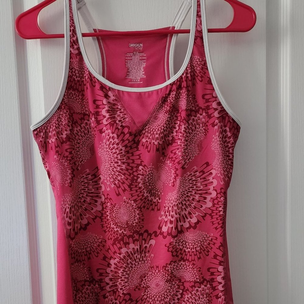 Danskin Now tank - M